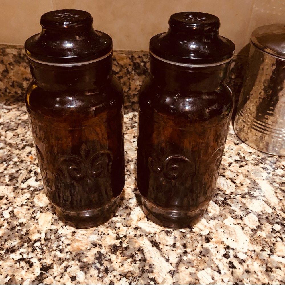Vintage Style Fleur De Lis Design Amber Brown Glass Apothecary Jars (2) 9-1/4"
